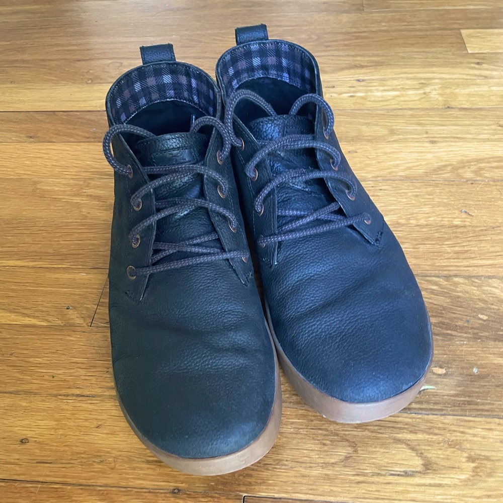 Chaco Davis Mid Leather Boots